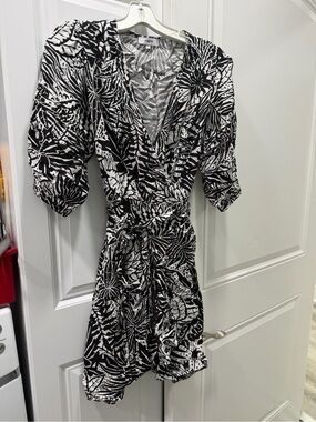 SUNCOO Black and White Floral Wrap Mini Dress